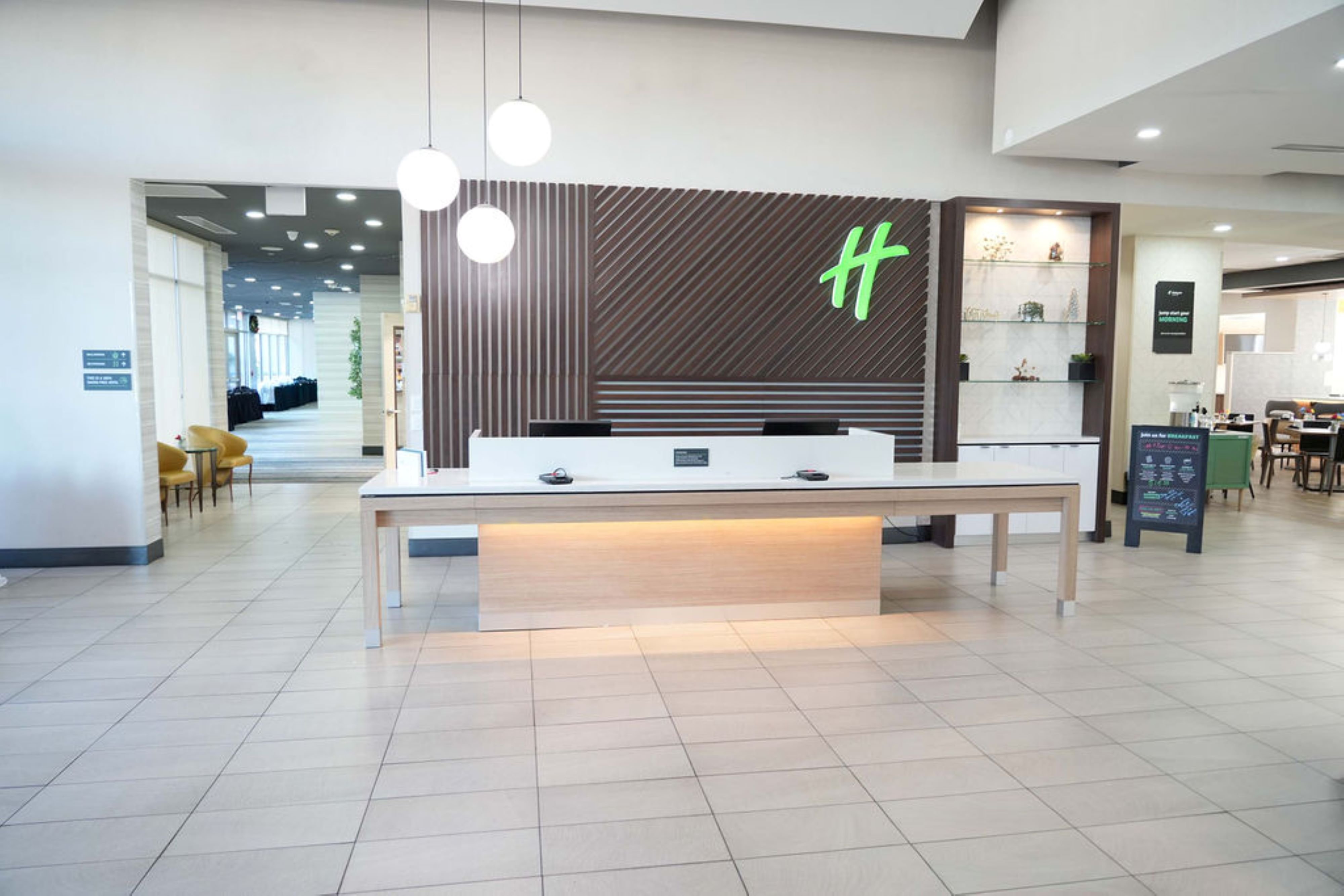 Holiday Inn & Suites Phoenix Airport 14/79
