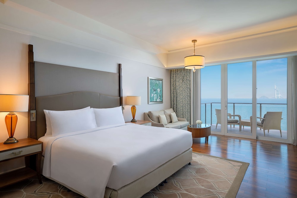 CLUB, SUITE, DOUBLE BED, SEA VIEW, BALCONY