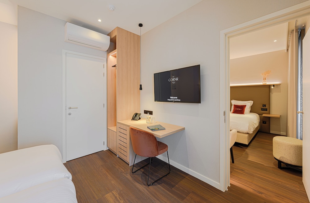 The CORNR Hotel 37/69