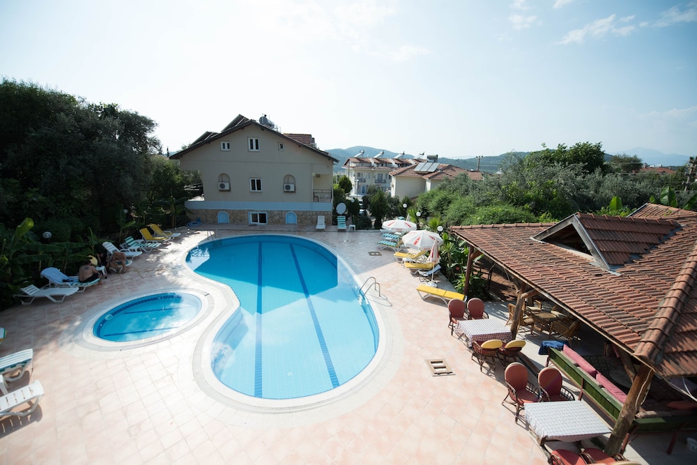 Sonmez Hotel 28/31