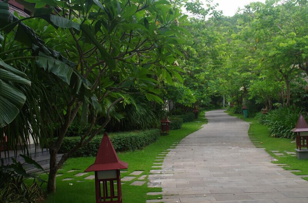 Shixishu Jianguo Yalong Bay Resort Hotel 35/39