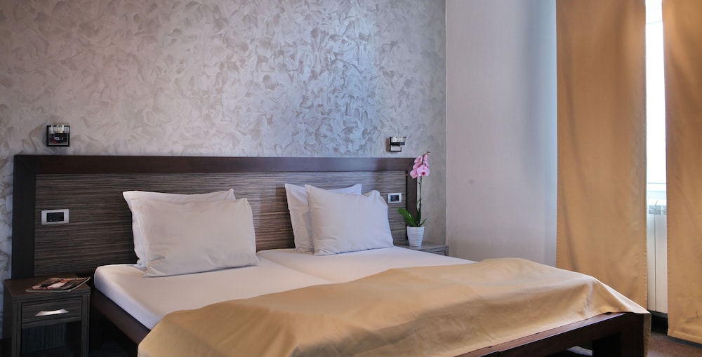 Villa Mystique Hotel 35/57