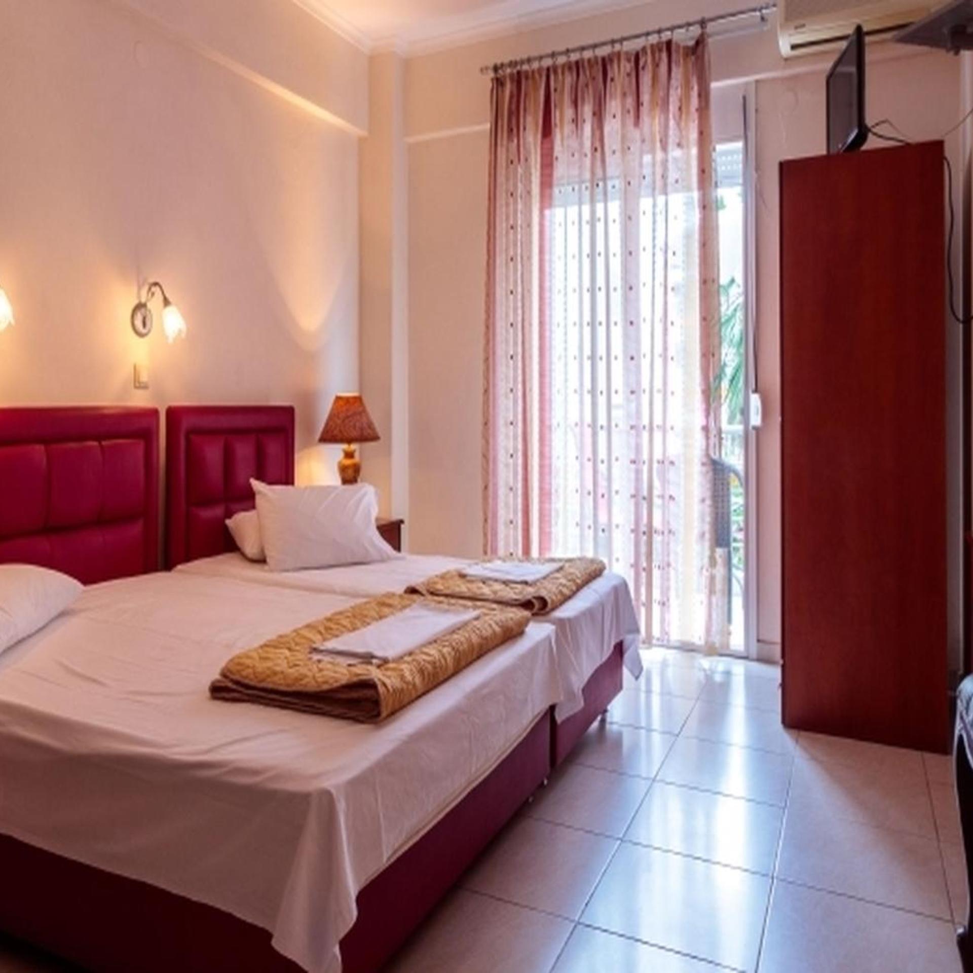 Christina Hotel 25/50