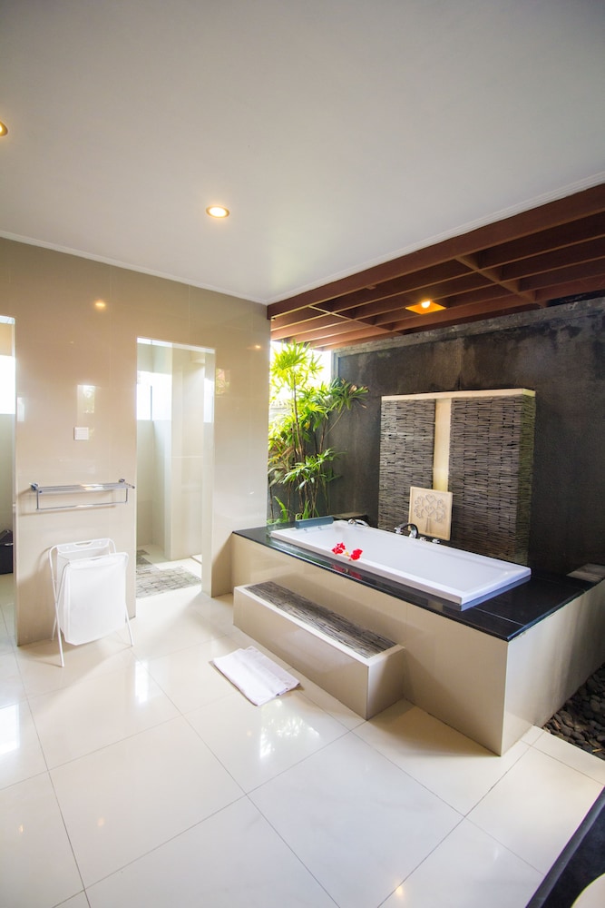 Amore Villas 14/43