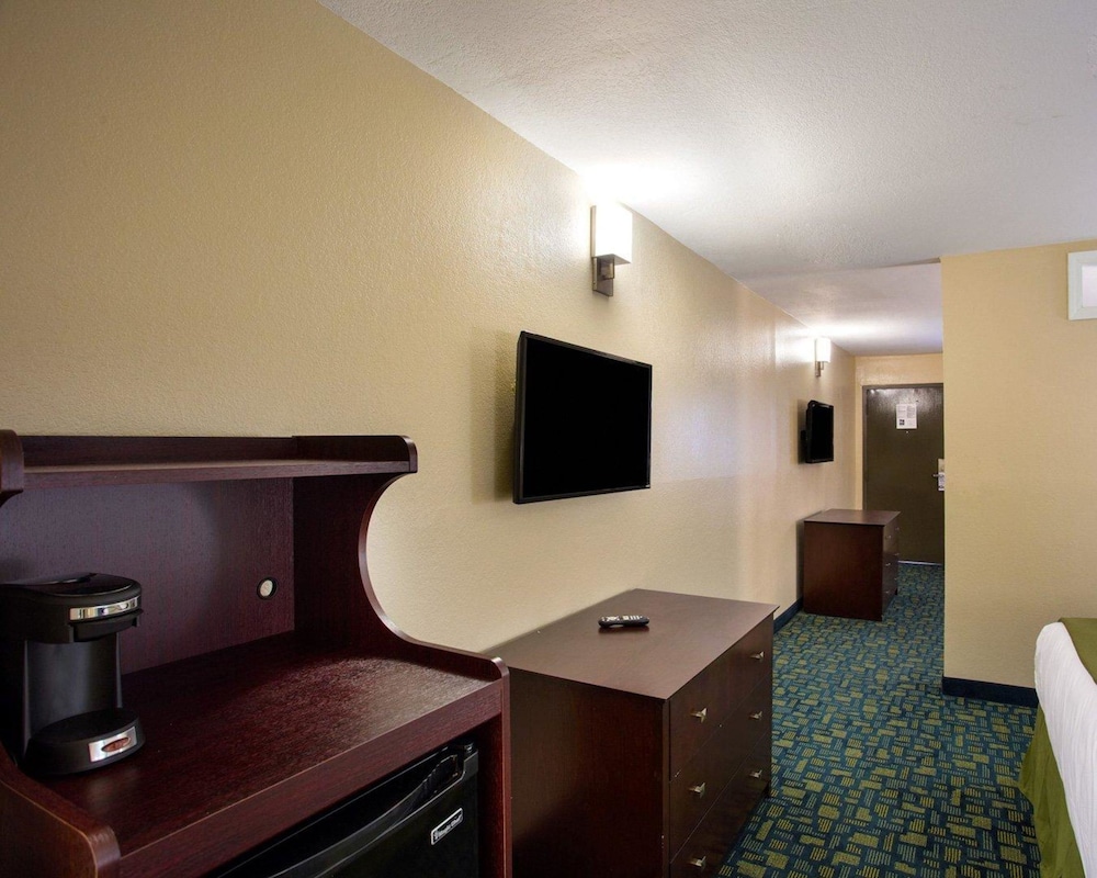 Quality Inn Hammond, LA 13/30