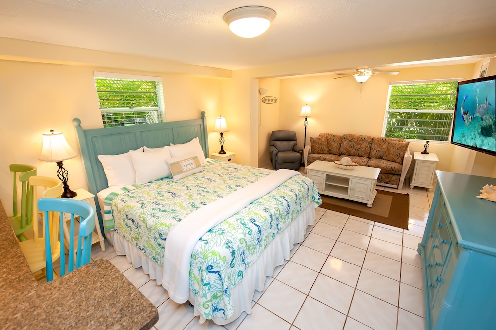 Cedar Cove Resort & Cottages 47/78