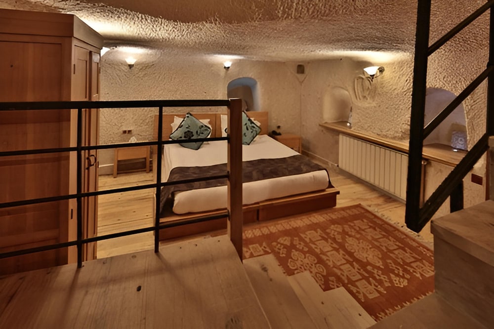 La Casa Cave 15/50