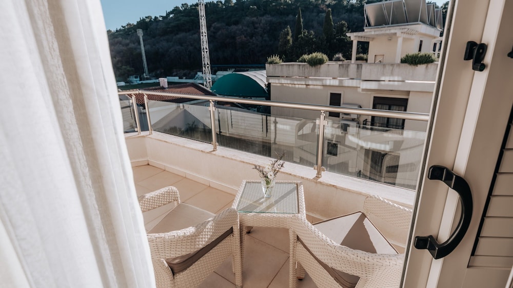 Hotel Del Mar 10/50