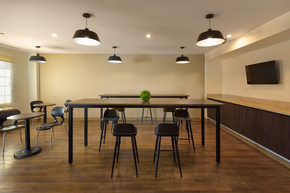 Extended Suites Queretaro Juriquilla 30/50