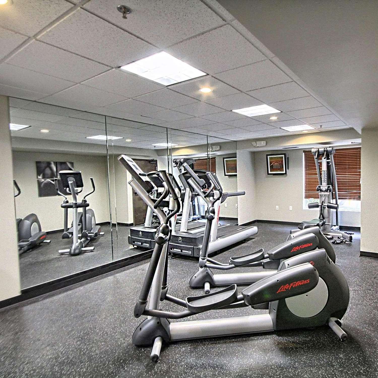 Country Inn & Suites By Radisson, Dearborn, MI 6/21
