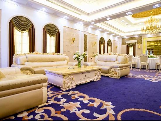 Glory Hotel 17/28