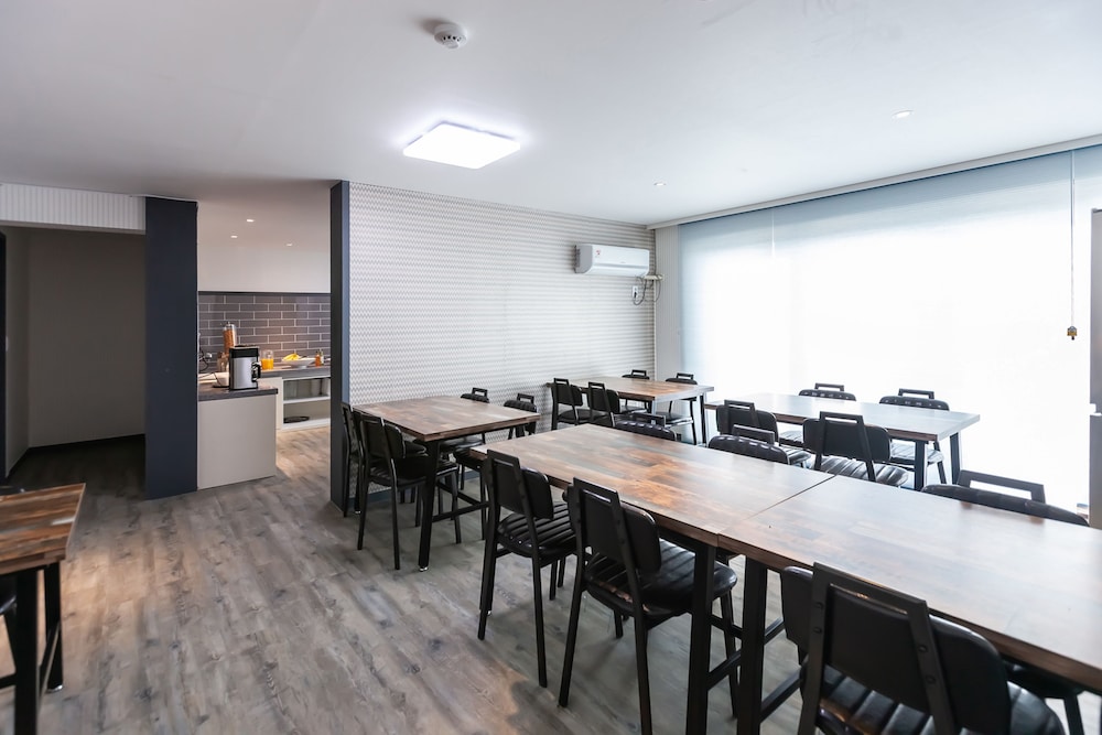 No.25 Hotel Busan Seomyeon Station 33/39