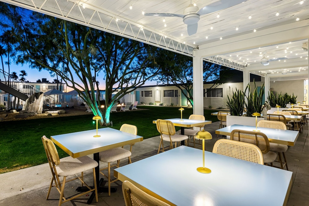 Skylark Hotel 53/70