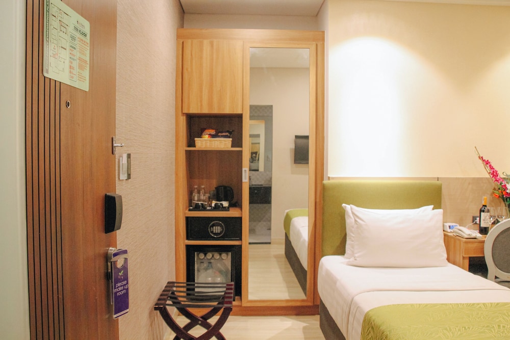 Goldberry Suites & Hotel Cebu 24/50