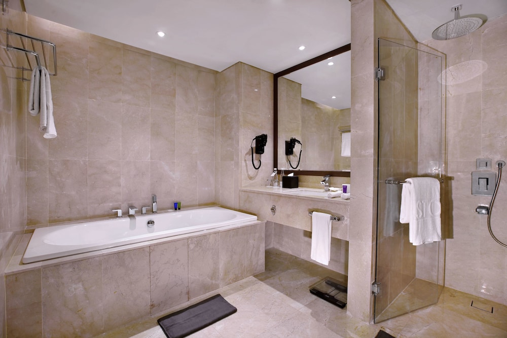 Aston Priority Simatupang Hotel and Conference Center 68/72