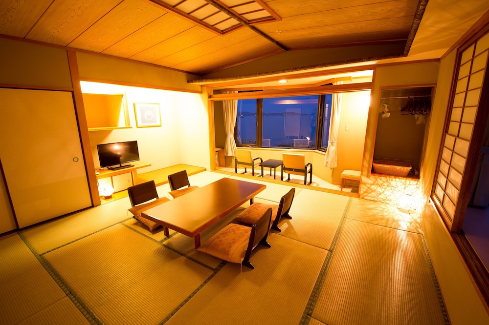 Naruto Grand Hotel 7/27