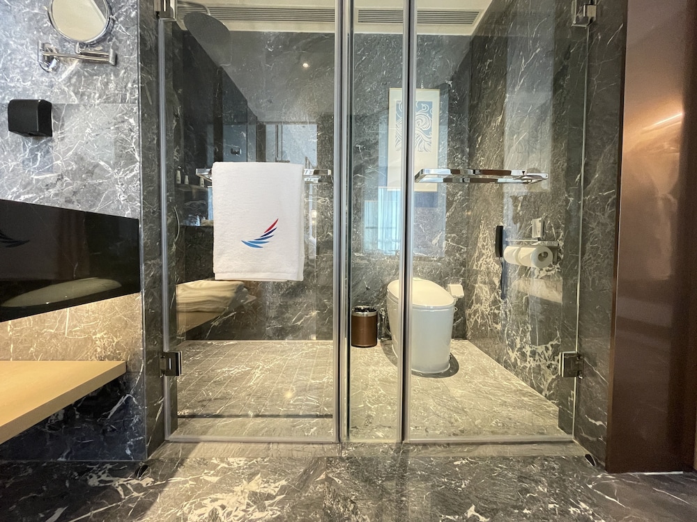 White Swan VYV Hotel 54/57