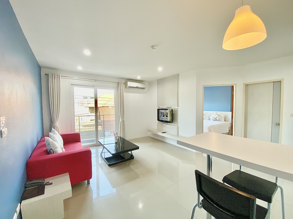 THE PALMS RESIDENCE 10/59
