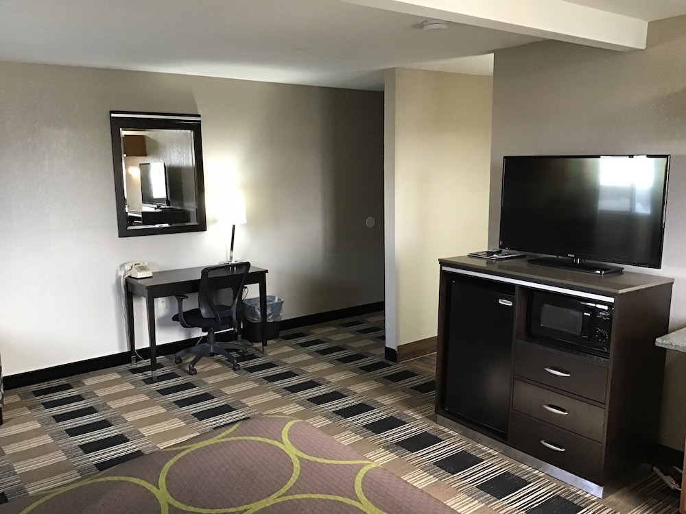 Super 8 by Wyndham Billings MT 33/52