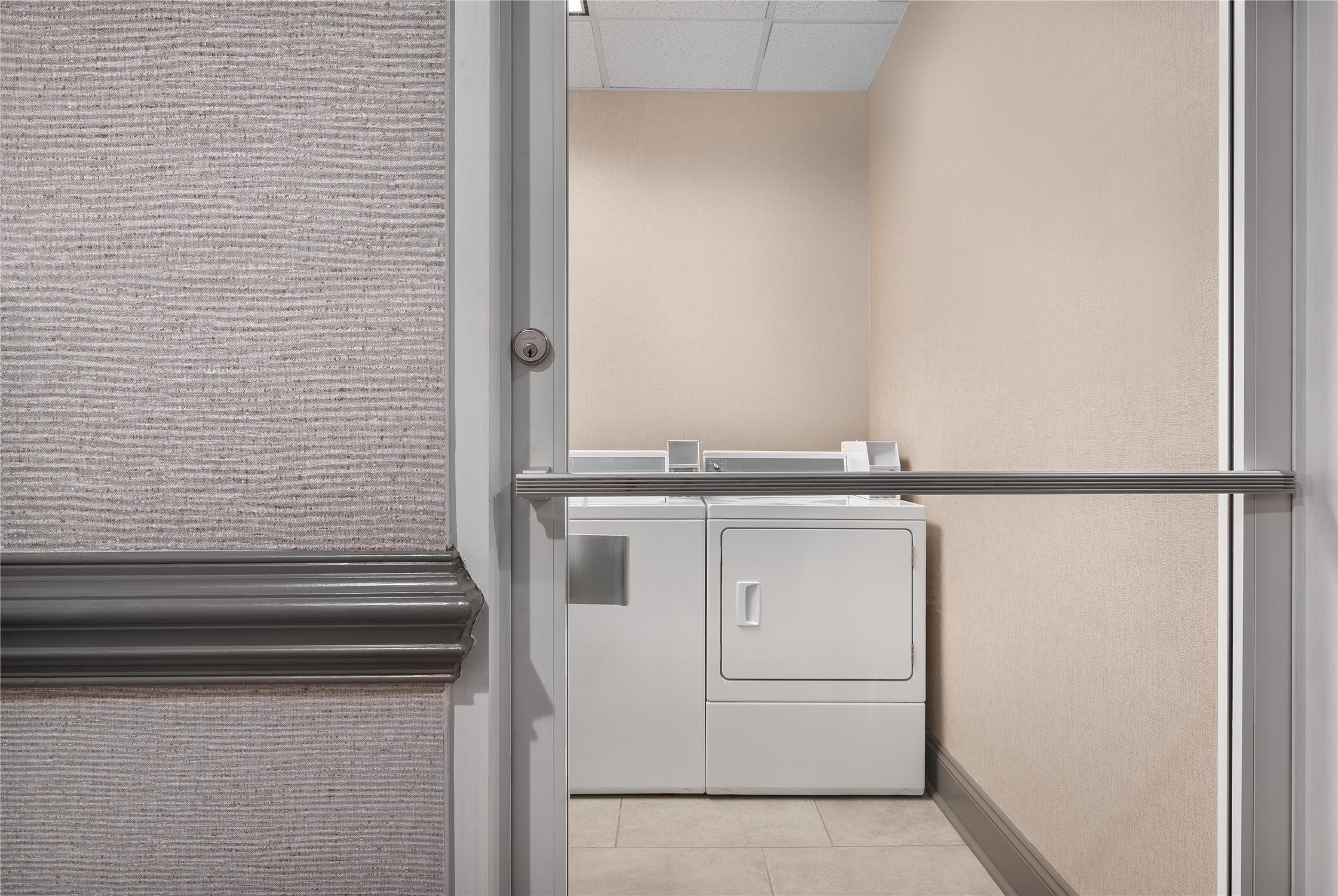 Hampton Inn & Suites Charlotte-Arrowood 61/61