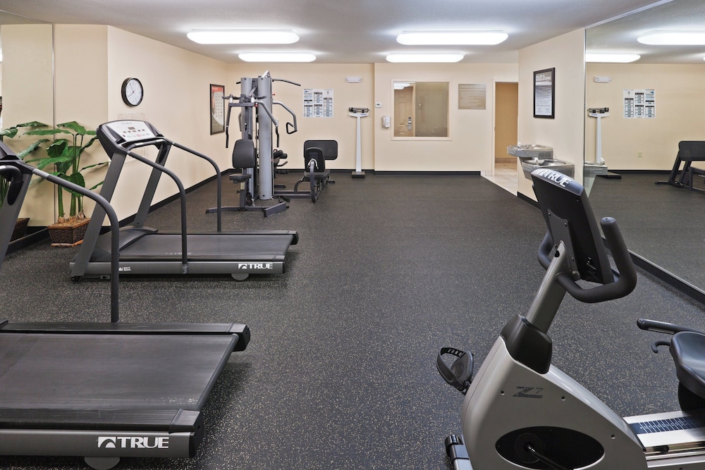 Candlewood Suites Wichita Falls At Maurine Street 24/45