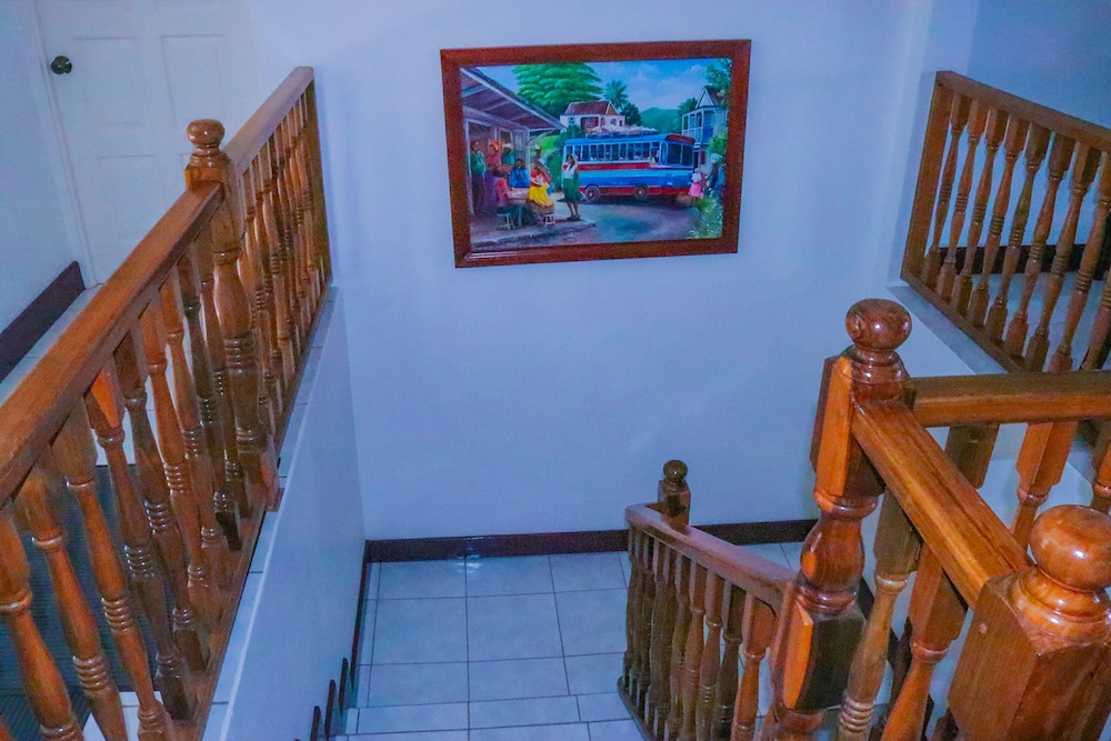 Pink Rock Bed & Breakfast 4/58