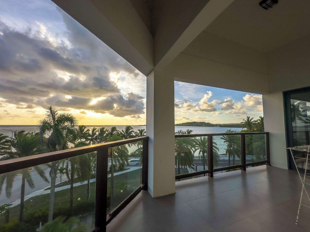 Ramada Suites by Wyndham Seafront Coral Coast 35/60