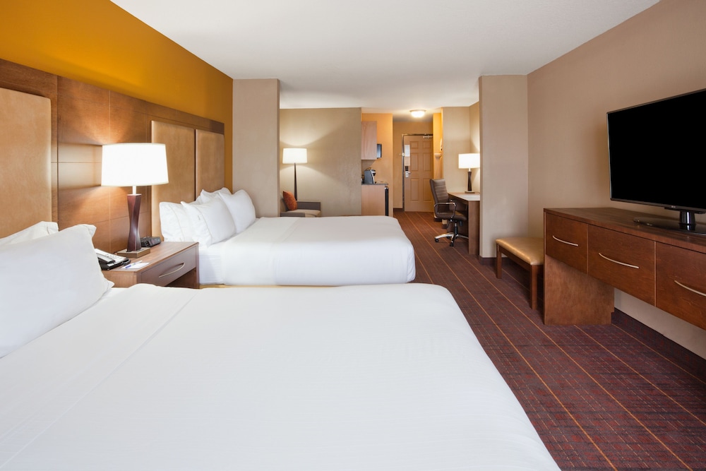 Holiday Inn Express Hotel & Suites Brainerd-Baxter 16/63
