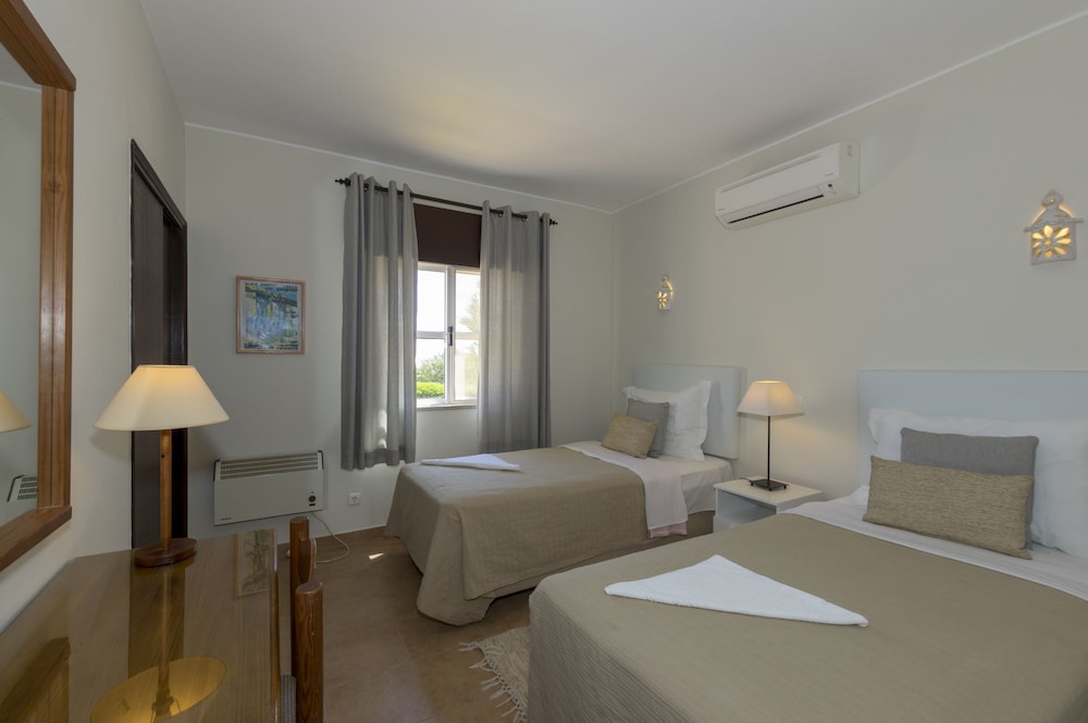 Rocha Brava Village Resort 51/77