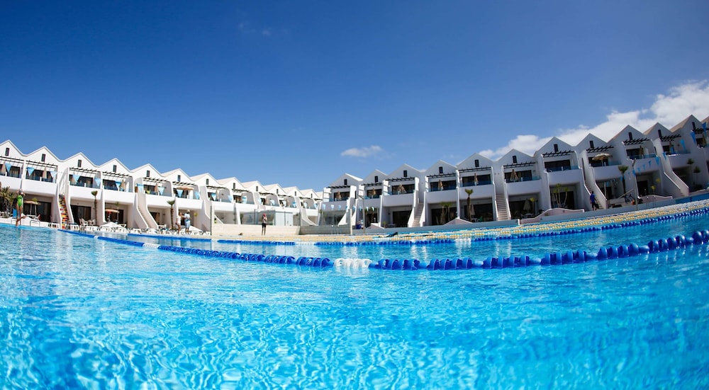 Sands Beach Resort 63/68