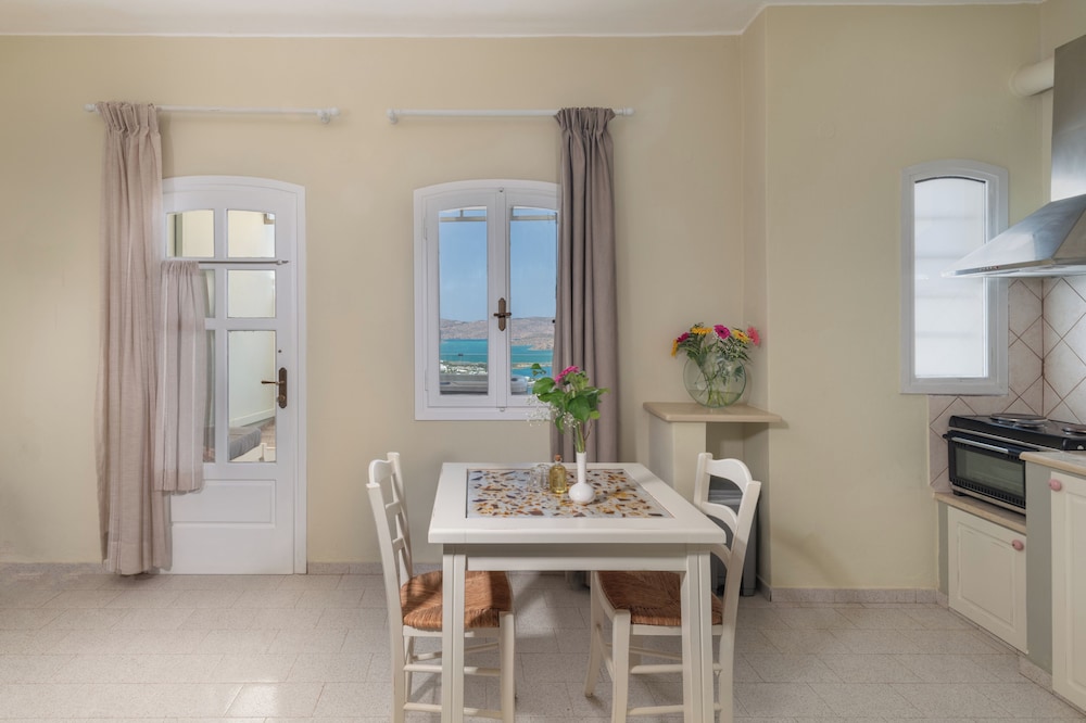 Adrakos Apartments 77/78