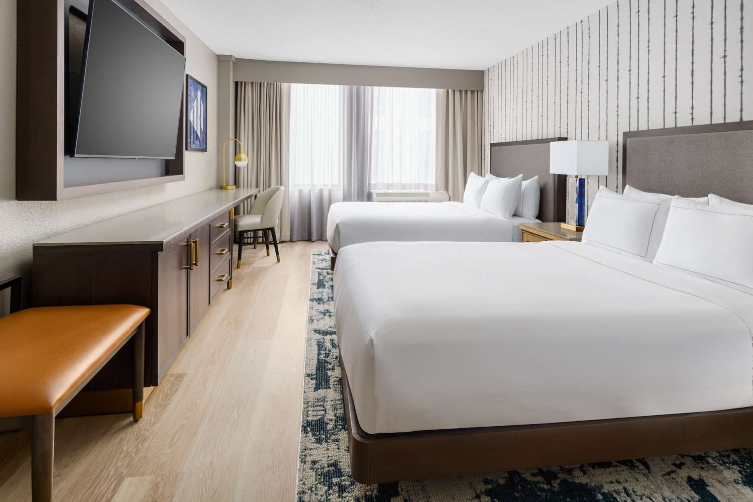 DELUXE, 2 QUEEN BEDS