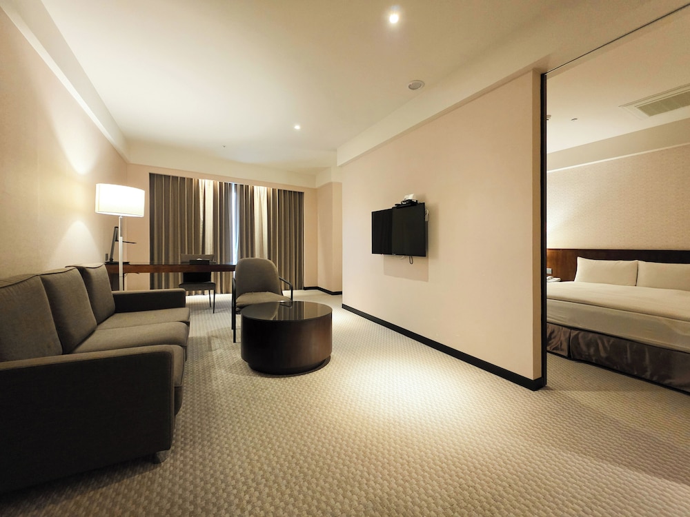Lai Lai Hotel 48/74