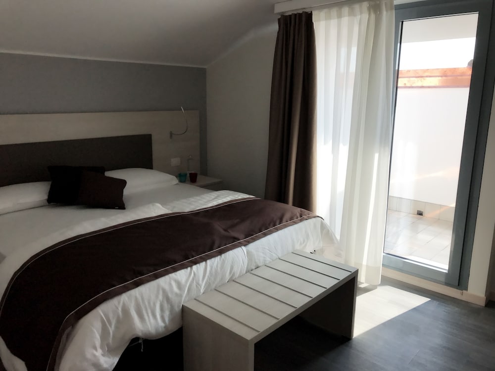 Dogana Hotel 10/65