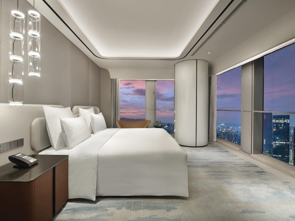 Pullman Shenzhen North 24/63