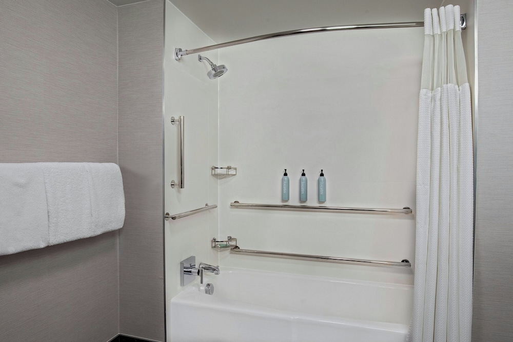 Courtyard by Marriott Boston Andover 58/59