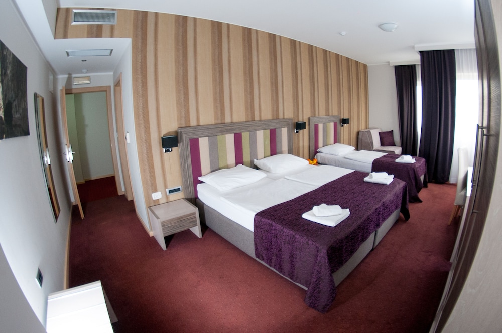 Hotel Brotnjo 19/67