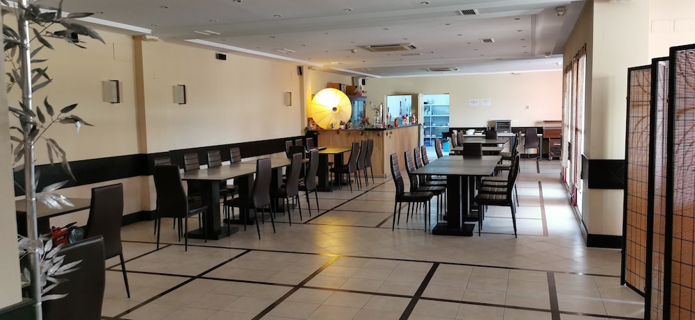 restaurant-cafeteria