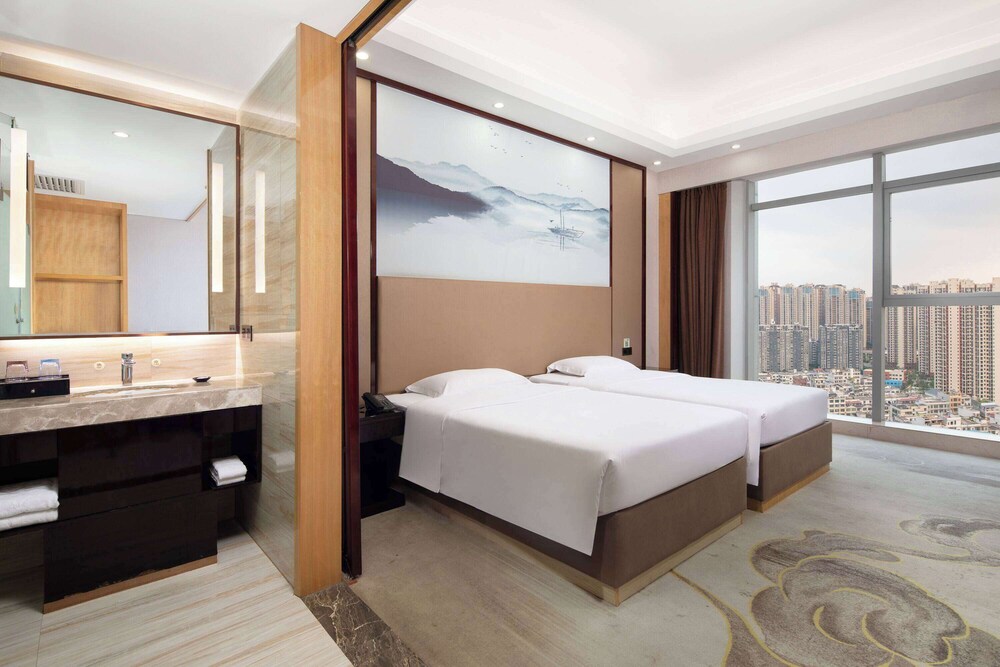 SUPERIOR, 2 DOUBLE BEDS
