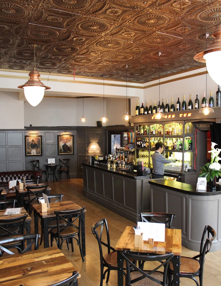 The One Tun Pub and Rooms 47/62