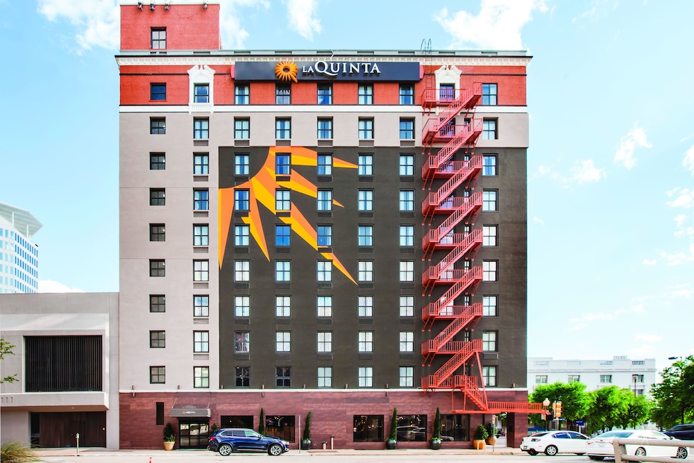 Holiday Inn Express - Dallas Downtown, an IHG Hotel 3/73