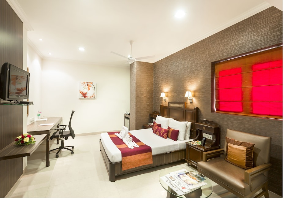 THE LOTUS SERVICE APARTMENTS - BURKIT ROAD 10/45