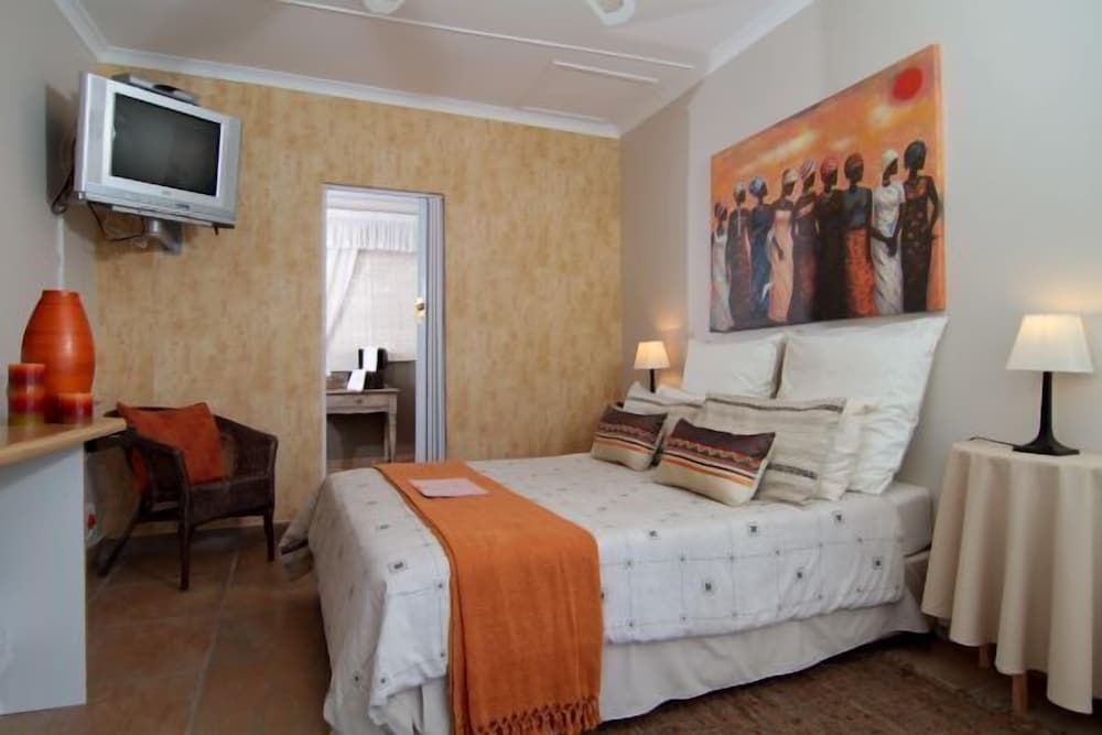 Boma Lodge 15/26