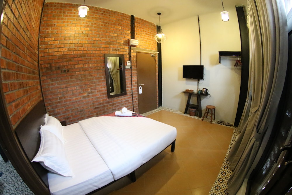 JQ Ban Loong Boutique Hotel 10/48