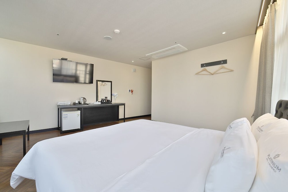 Hotel Platinum 7/37