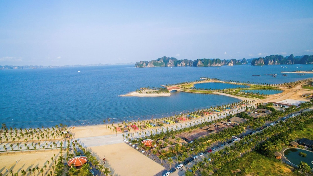 Paradise Grand Cruise – Lan Ha Bay 53/65