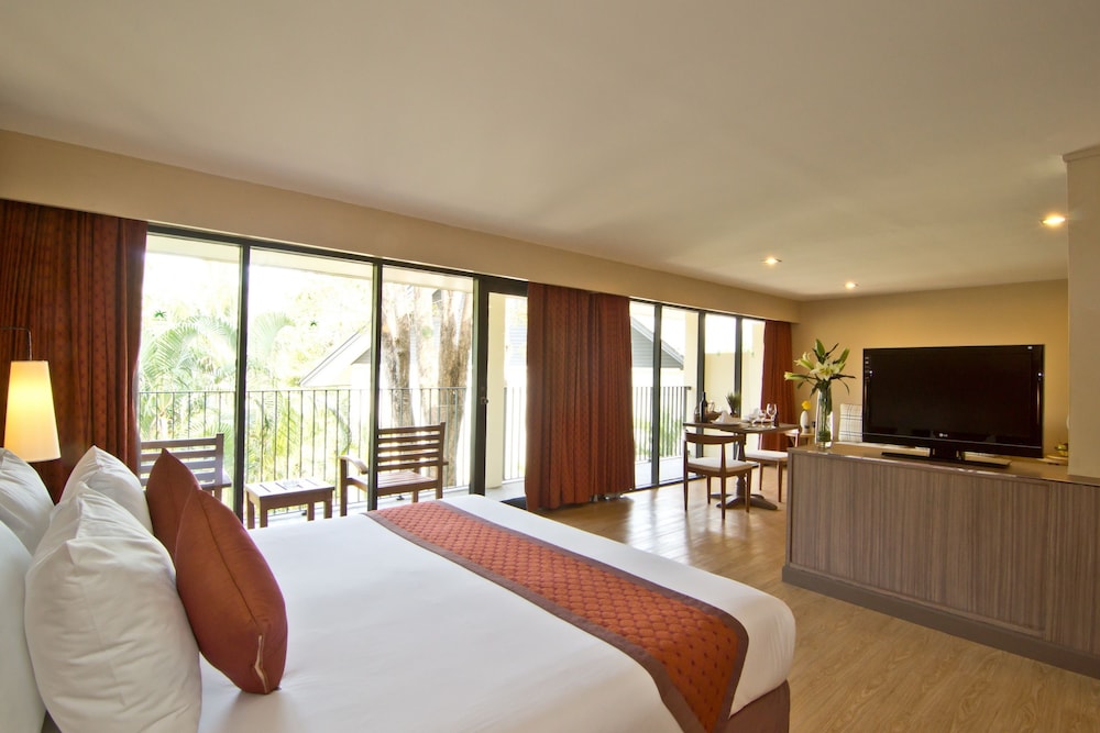 The Green Park Resort 25/65
