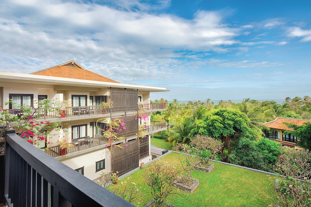 Anantara Mui Ne Resort 5/50