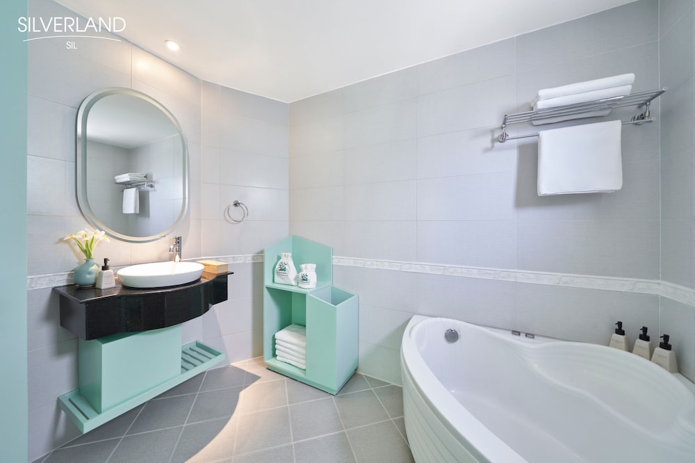 Silverland Sil Hotel and Spa 49/50