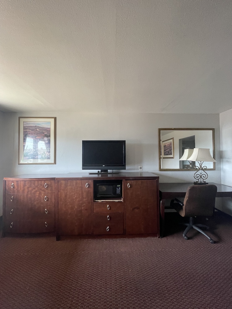 Travelodge by Wyndham Farmington Hwy 64 53/70